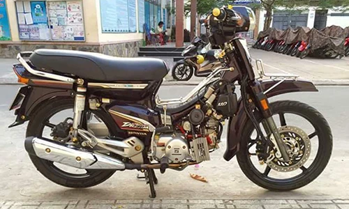 Kỳ lạ Honda Dream biển “ngũ quý 0” giá 150 triệu?