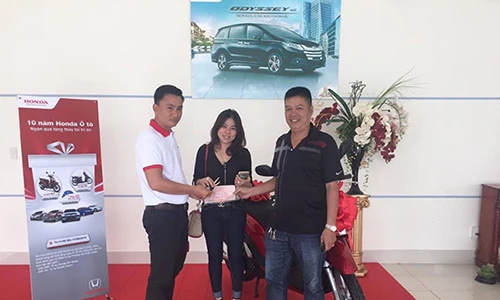 30 khách hàng mua ôtô Honda Việt Nam trúng xe máy