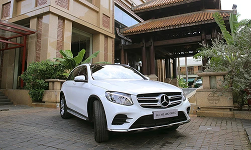 Mercedes GLC 300 giá 2,03 tỷ "cập bến" cố đô Huế
