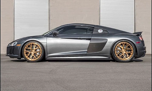 Siêu xe Audi R8 phá kỷ lục drag của Bugatti Veyron