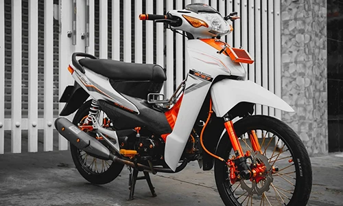 "Xế nổ" 17 triệu Honda Wave độ đồ chơi xịn tại Sài Gòn
