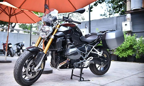 Cận cảnh naked-bike BMW R1200R giá 756 triệu tại VN