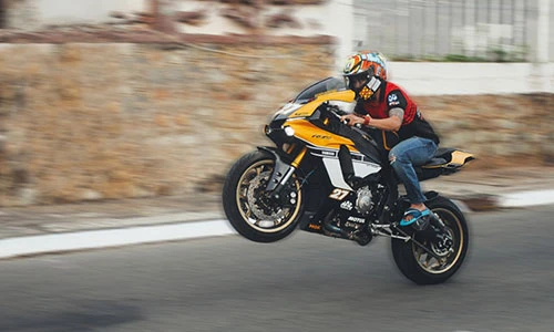 Siêu môtô Yamaha R1 bản đặc biệt "siêu chất" tại Sài Gòn