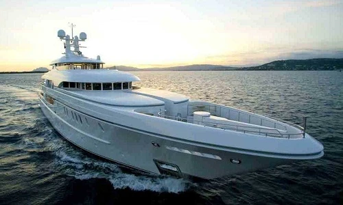 Soi những món đồ đắt đỏ nhất tỷ phú thế giới từng mua