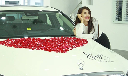 Trường Giang, Nhã Phương tậu Mercedes-Benz C250 tiền tỷ