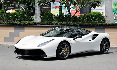 Siêu xe Ferrari 488 GTB giảm giá gần 3 tỷ tại Sài Gòn