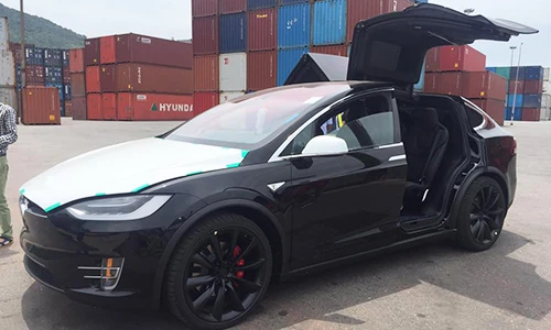 Cận cảnh siêu "xế hộp" chạy điện Tesla Model X tại VN