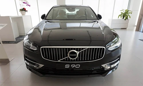 Cận cảnh sedan hạng sang Volvo S90 giá hơn 2 tỷ tại VN