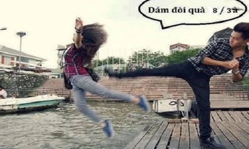 Nhắn tin đòi quà ngày 8/3 và những cái kết "đắng lòng"