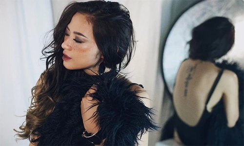 Những hình ảnh "nổi loạn" của bạn gái cũ Mạc Hồng Quân