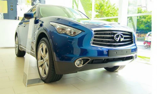 Chi tiết Infiniti QX70 "Deep Blue" độc nhất Sài Gòn