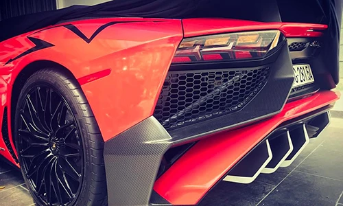 Siêu xe Lamborghini giá 35 tỷ của Minh Nhựa thay áo mới