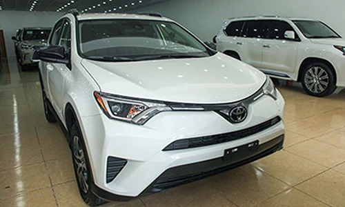 Cận cảnh Toyota RAV4 mới giá gần 2 tỷ tại Việt Nam