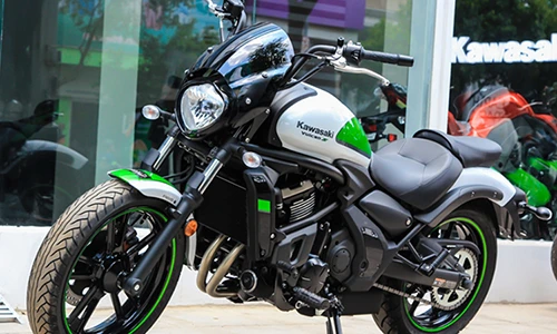"Soi" Kawasaki Vulcan S Cafe giá 247 triệu đầu tiên tại VN
