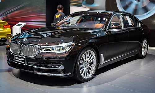 BMW ra mắt M760Li xDrive 2017 hơn 8 tỷ tại Thái Lan