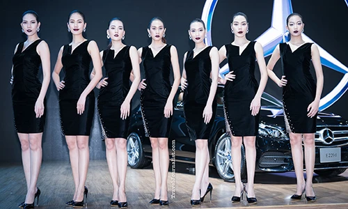 “Bỏng mắt” ngắm chân dài tại triển lãm ôtô Bangkok 2017