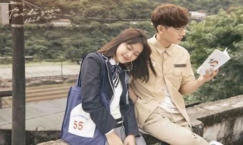 Nữ sinh trường Báo “cực tình” trong MV mới của Isaac là ai?