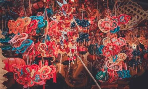 Đồ chơi Trung thu truyền thống nhuộm đỏ phố phường Hà Nội