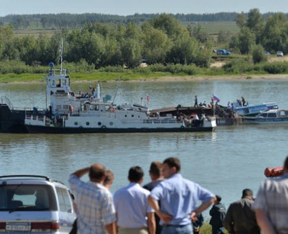 Tàu đâm sà lan trên sông Nga, 8 người chết