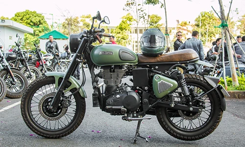 Xe môtô giá rẻ Royal Enfield Classic 500 độ chất ở Sài Gòn