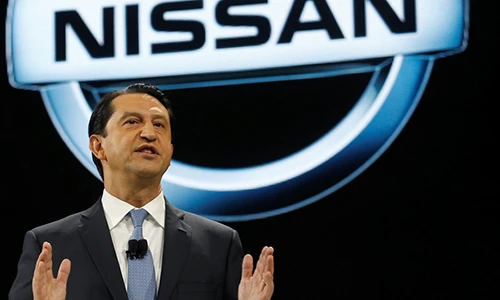 Tập đoàn ôtô Nissan lún sâu vào khủng hoảng