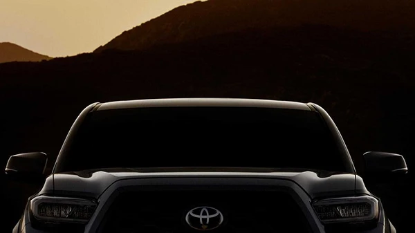 Toyota "nhá hàng" bán tải Tacoma 2020 với trang bị mới
