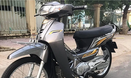 “Soi” Honda Dream giá lăn bánh hơn 100 triệu tại Việt Nam
