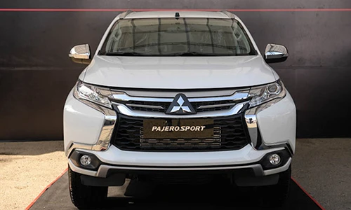 Mitsubishi Pajero Sport giá 980 triệu "đấu" Toyota Fortuner tại VN