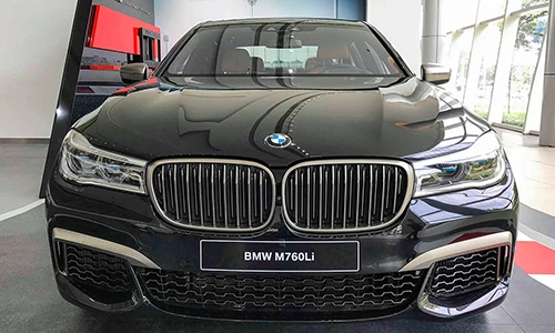 Cận cảnh BMW M760Li 2019 giá 13 tỷ tại Sài Gòn