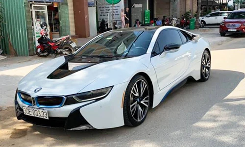 Siêu xe BMW i8 biển “tứ quý” giá hơn 4 tỷ ở Hà Nội 