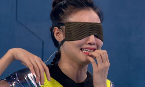 Sao Việt than khóc động trời vì chạm phải rắn