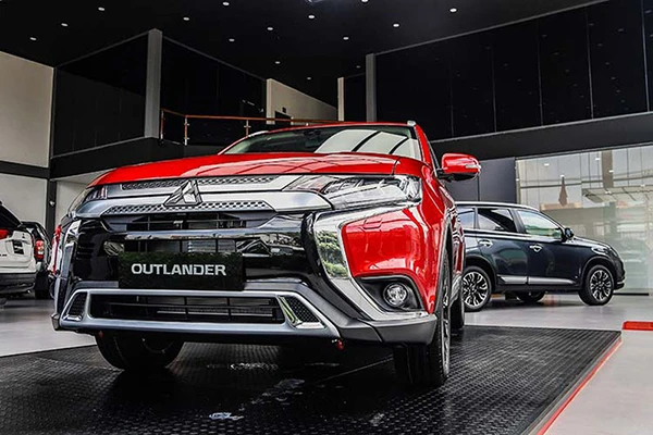 Mitsubishi Outlander giảm tới hơn 150 triệu đồng nhờ phí trước bạ 