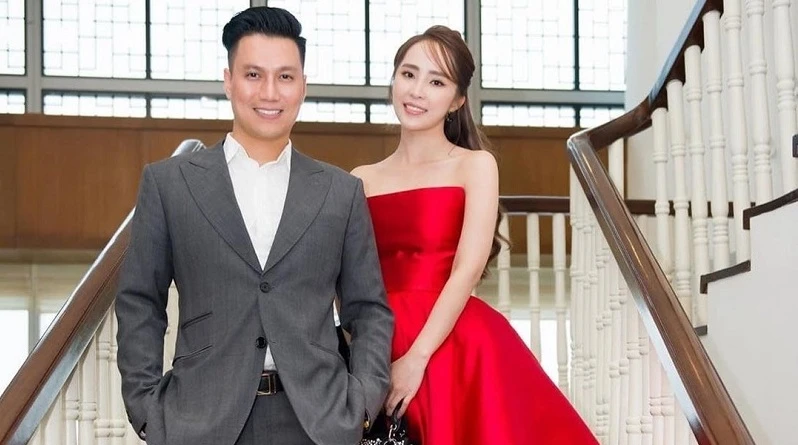 Quỳnh Nga công khai đăng ảnh tình tứ với Việt Anh