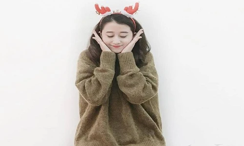 Hot girl ngủ gật xinh đẹp, ngại thị phi