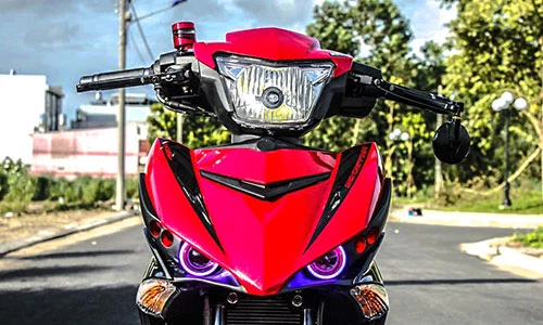 “Soi” Exciter 150 độ bánh căm và đồ chơi khủng tại VN