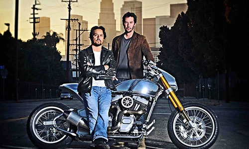 Soi môtô PKL gần 2 tỷ đồng của sao “Ma trận” sản xuất