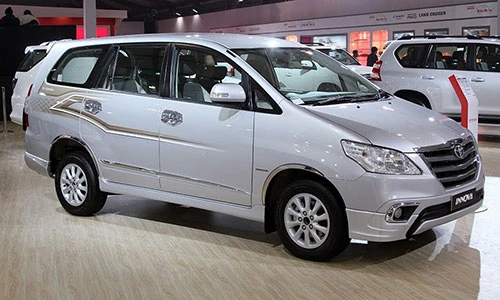 Lỗi cửa sau gần 800 xe Toyota Innova tại Việt Nam