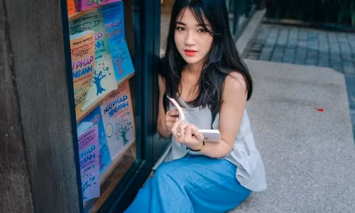 Học sinh thích thú ngắm nhìn cô giáo dạy Công nghệ cực xinh