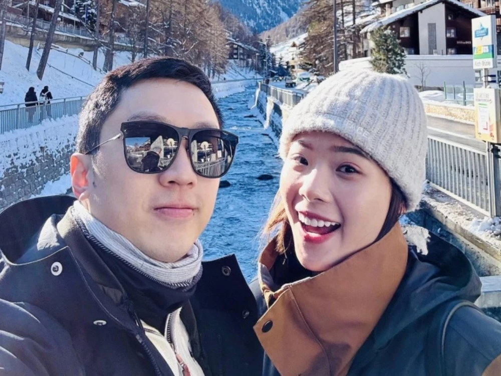 Danh tính bạn trai mới công khai của Hoa khôi cầu lông Thùy Linh 