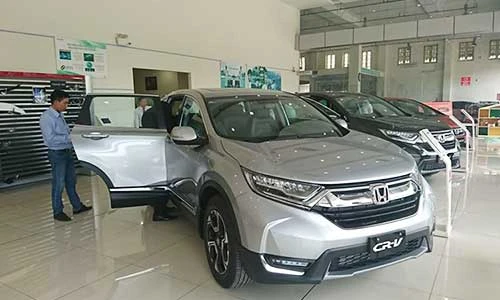 Giá chênh trăm triệu, Honda CR-V 2018 vẫn "cháy hàng" 