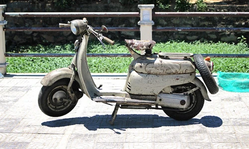 Xe ga Motobecane SB đồng nát “cực hiếm” tại Đà thành