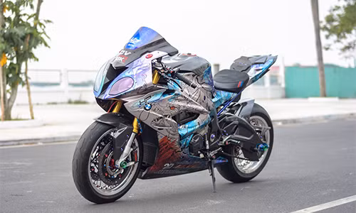 Siêu môtô BMW S1000RR độ nồi khô đầu tiên tại Việt Nam