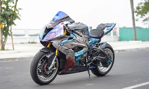 Siêu môtô BMW S1000RR độ nồi khô đầu tiên tại Việt Nam