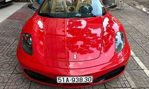 Chạm mặt Ferrari F430 Spider hàng hiếm tại Sài Gòn