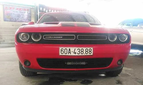 Xe cơ bắp "hàng hiếm" Dodge Challenger SXT tiền tỷ tại Đồng Nai