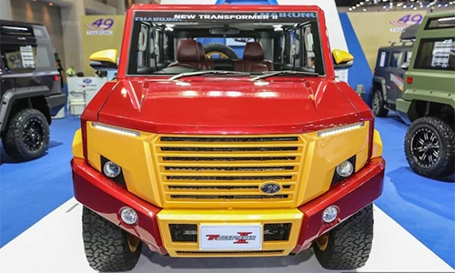 Bán tải Toyota Hilux độ phong cách người sắt “Iron Man” 