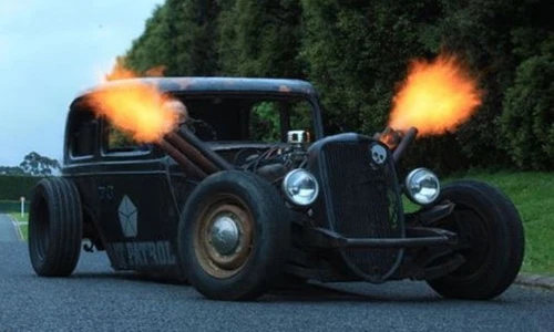 Ngắm dàn "xế hộp" Ford hóa quái thú thổi ra lửa