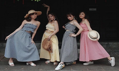 Cận cảnh chiếc váy Gingham đang làm các cô Việt điên đảo