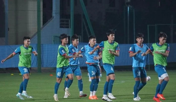 Tuyển Việt Nam hội quân, sẵn sàng đối đầu Trung Quốc, Hàn Quốc