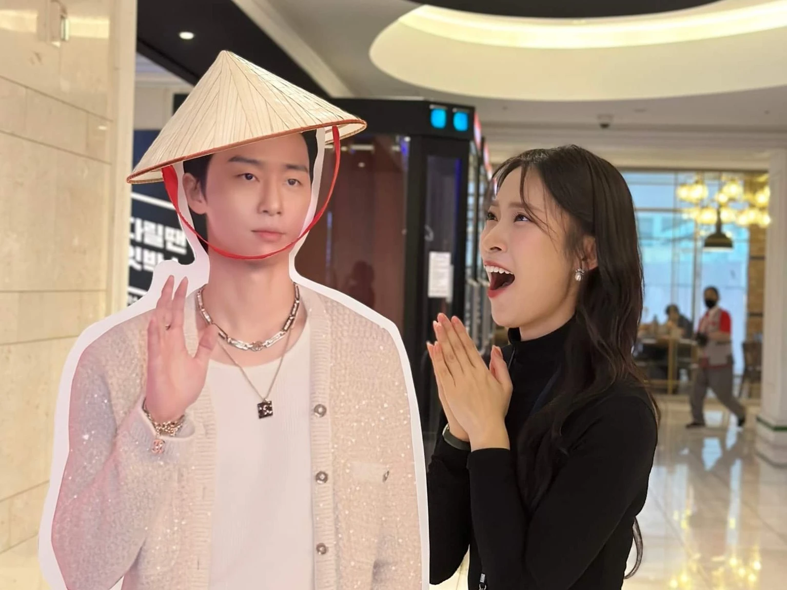 MC Đường lên đỉnh Olympia tiết lộ gu bạn trai, cánh mày râu chú ý